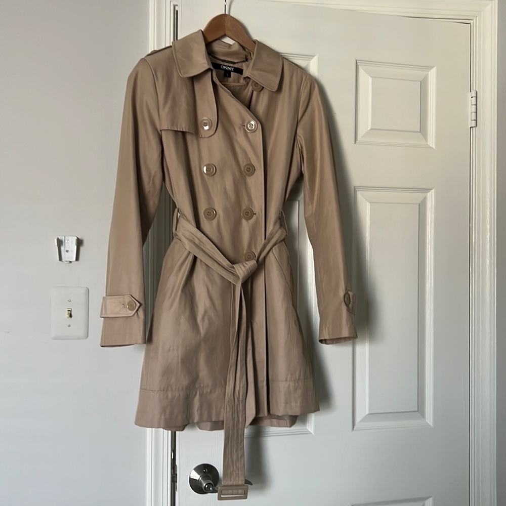 DKNY Camel Trench Coat in GREAT Condition. No stains or visible wear.